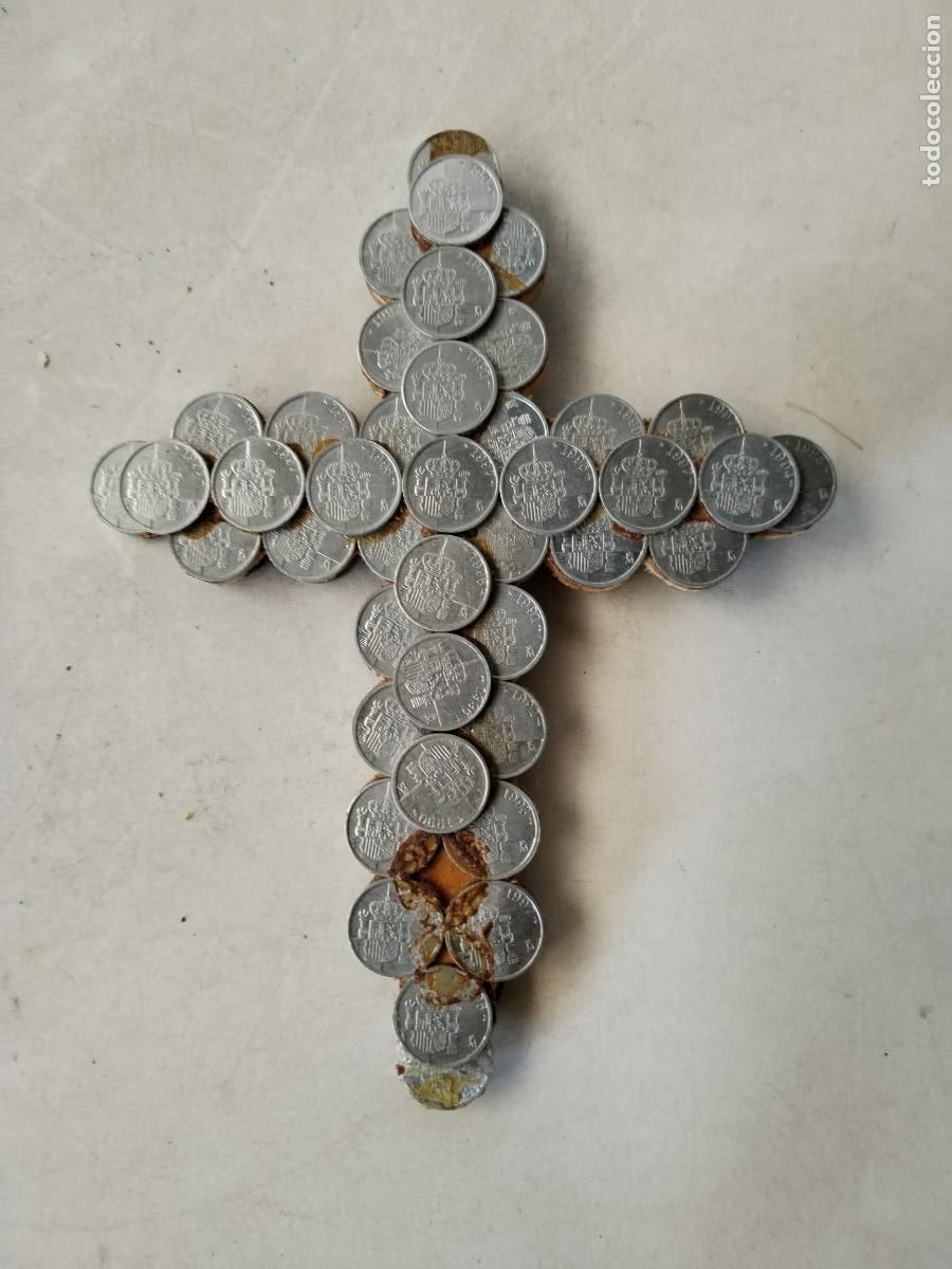 Antig&uuml;edades: CRUZ CON CALIZ DE MONEDAS - Foto 2