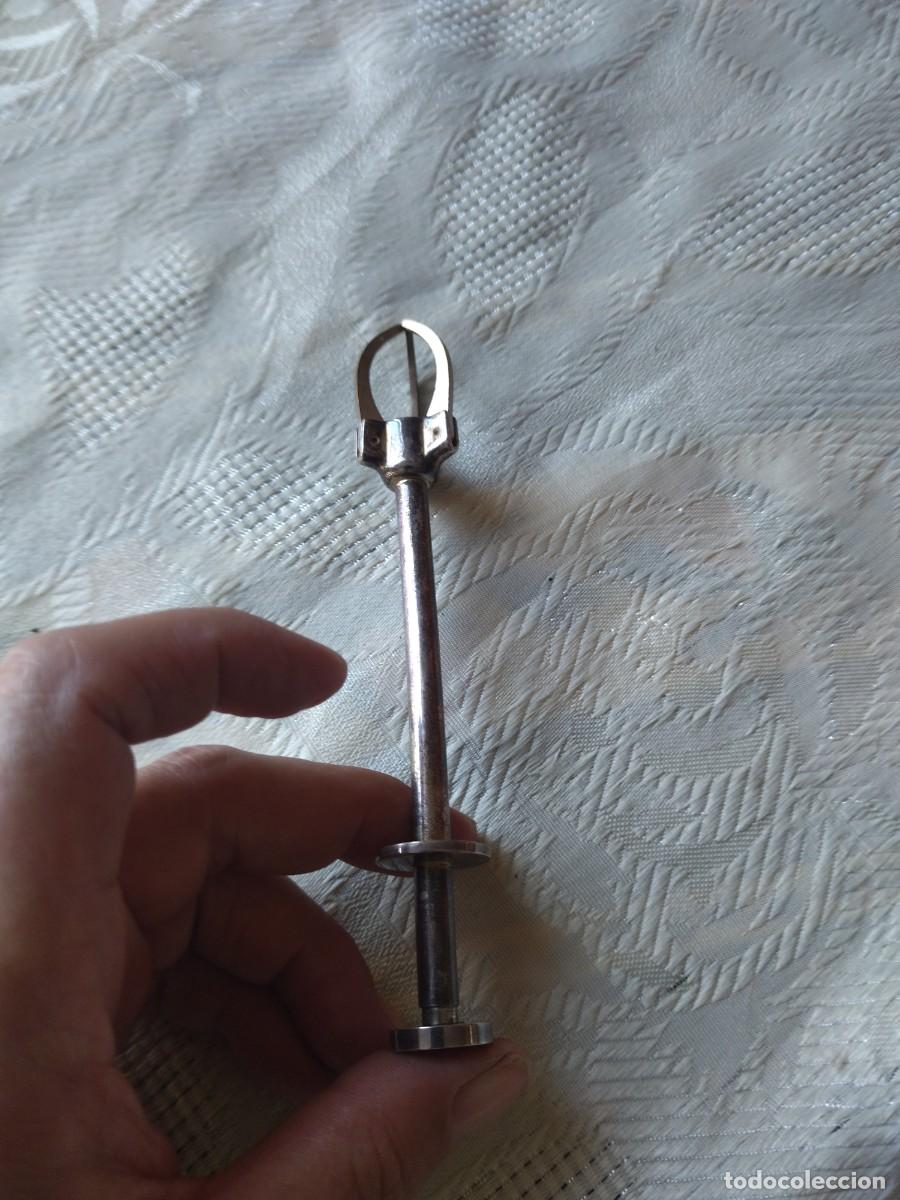 Antig&uuml;edades: PINZAS PARA TERRONES DE AZUCAR, ba&ntilde;adas en plata. - Foto 8