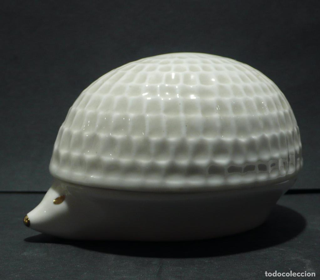 Antig&uuml;edades: CAJA DE CERAMICA EN BLANCO - Foto 2