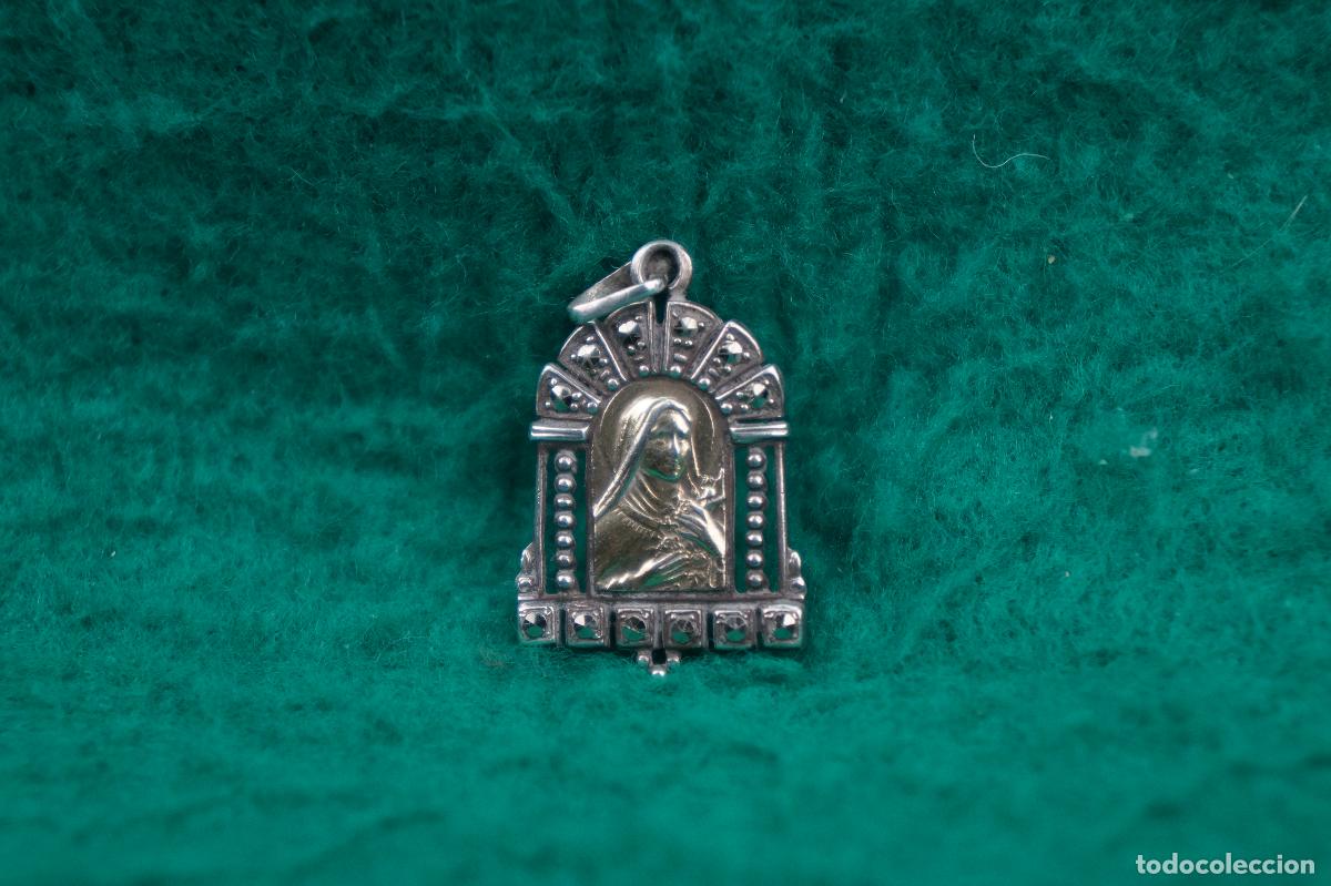 Antig&uuml;edades: Medalla de Plata de Ley de la Virgen. - Foto 2