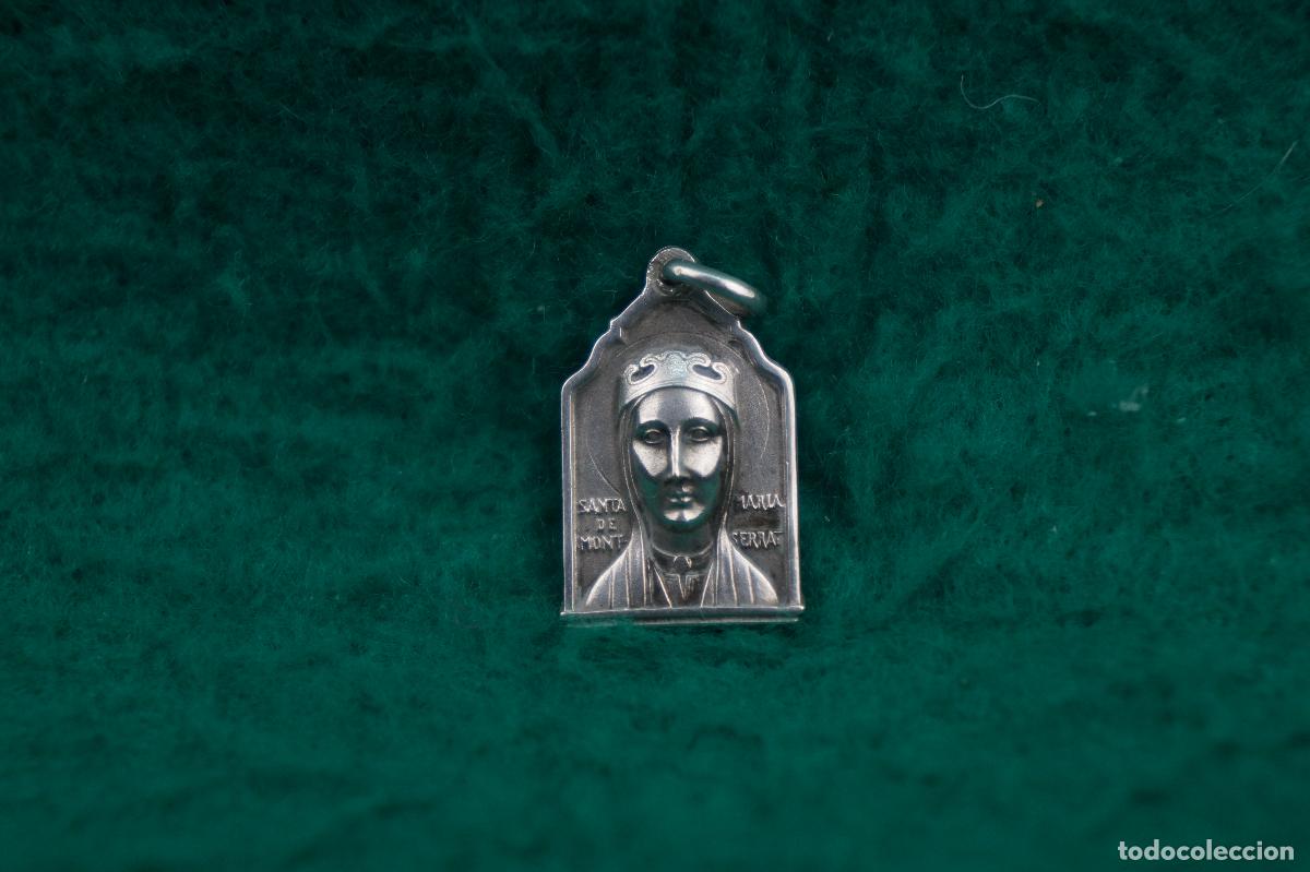 Antig&uuml;edades: Medalla de Plata de Ley de &ldquo;la Moreneta&rdquo; y El Santo Coraz&oacute;n de Jes&uacute;s. - Foto 1
