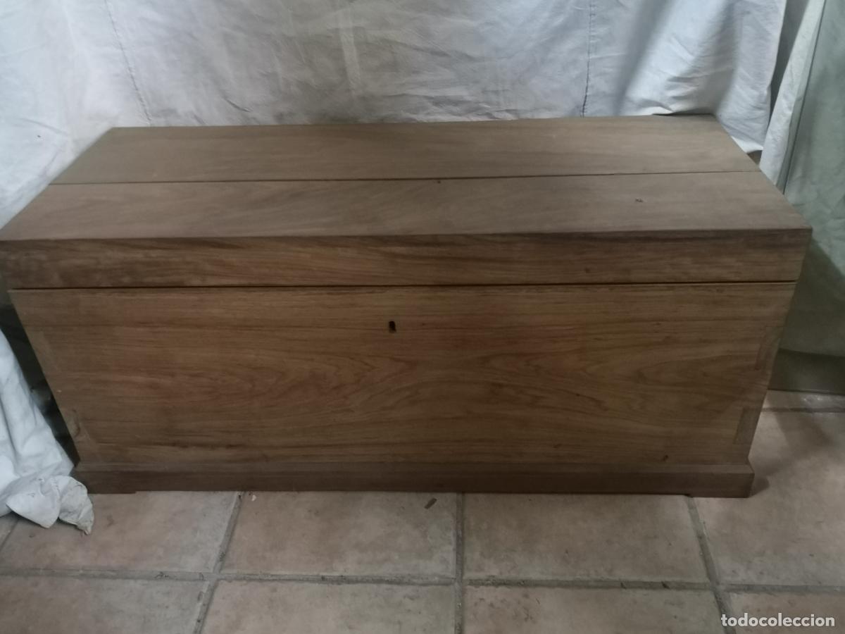 Antig&uuml;edades: Antiguo arc&oacute;n de madera - Foto 1