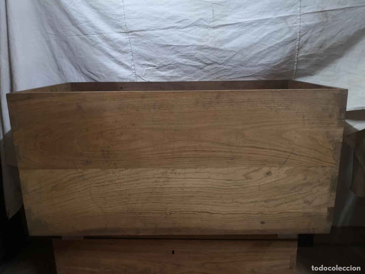 Antig&uuml;edades: Antiguo arc&oacute;n de madera - Foto 3