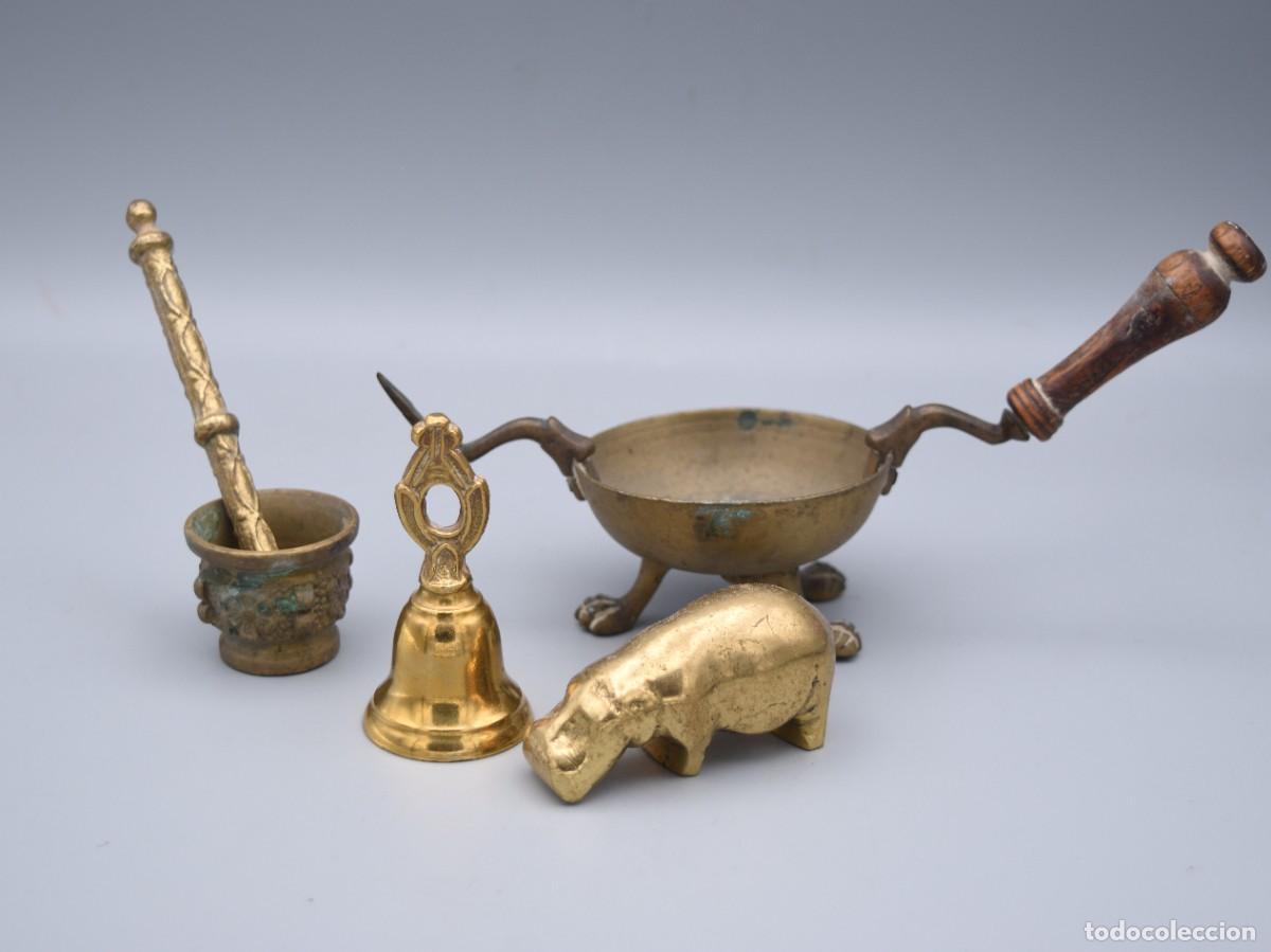 Antig&uuml;edades: Conjunto decorativo de bronce y lat&oacute;n - Foto 4