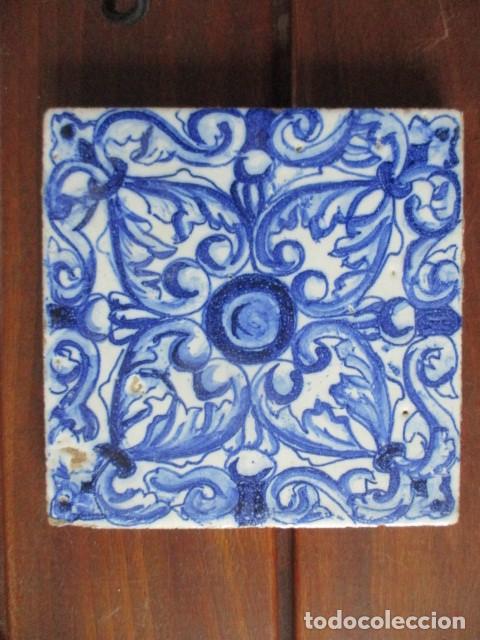 Antig&uuml;edades: Azulejo de Sevilla pintado decada 1920 - Foto 1