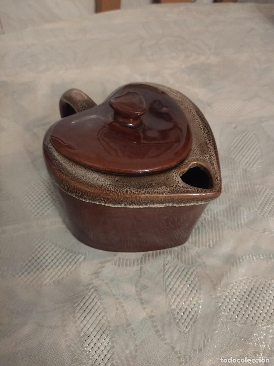 Antig&uuml;edades: Original tetera de cer&aacute;mica en forma de coraz&oacute;n, Vidriada, sin marca. - Foto 2