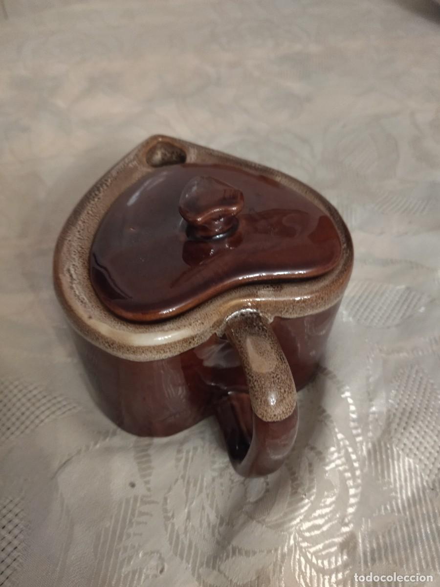 Antig&uuml;edades: Original tetera de cer&aacute;mica en forma de coraz&oacute;n, Vidriada, sin marca. - Foto 4