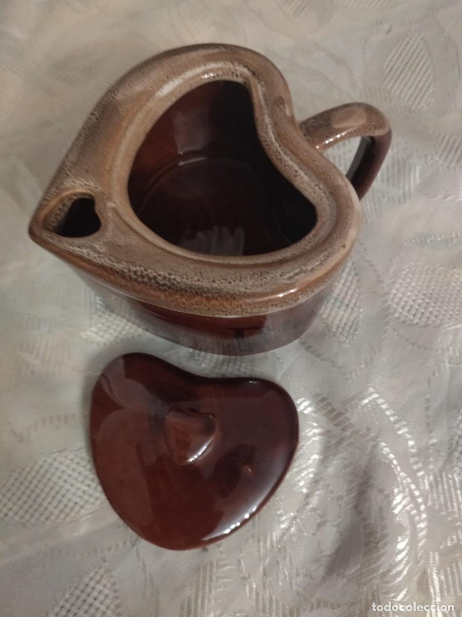 Antig&uuml;edades: Original tetera de cer&aacute;mica en forma de coraz&oacute;n, Vidriada, sin marca. - Foto 8
