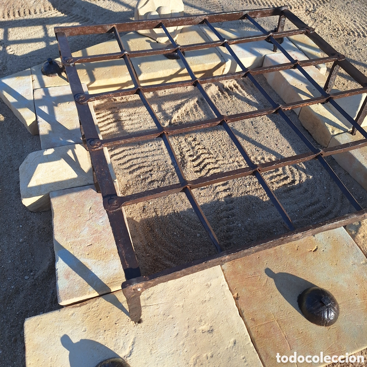 Antig&uuml;edades: Ventana de piedra y forja - Foto 2
