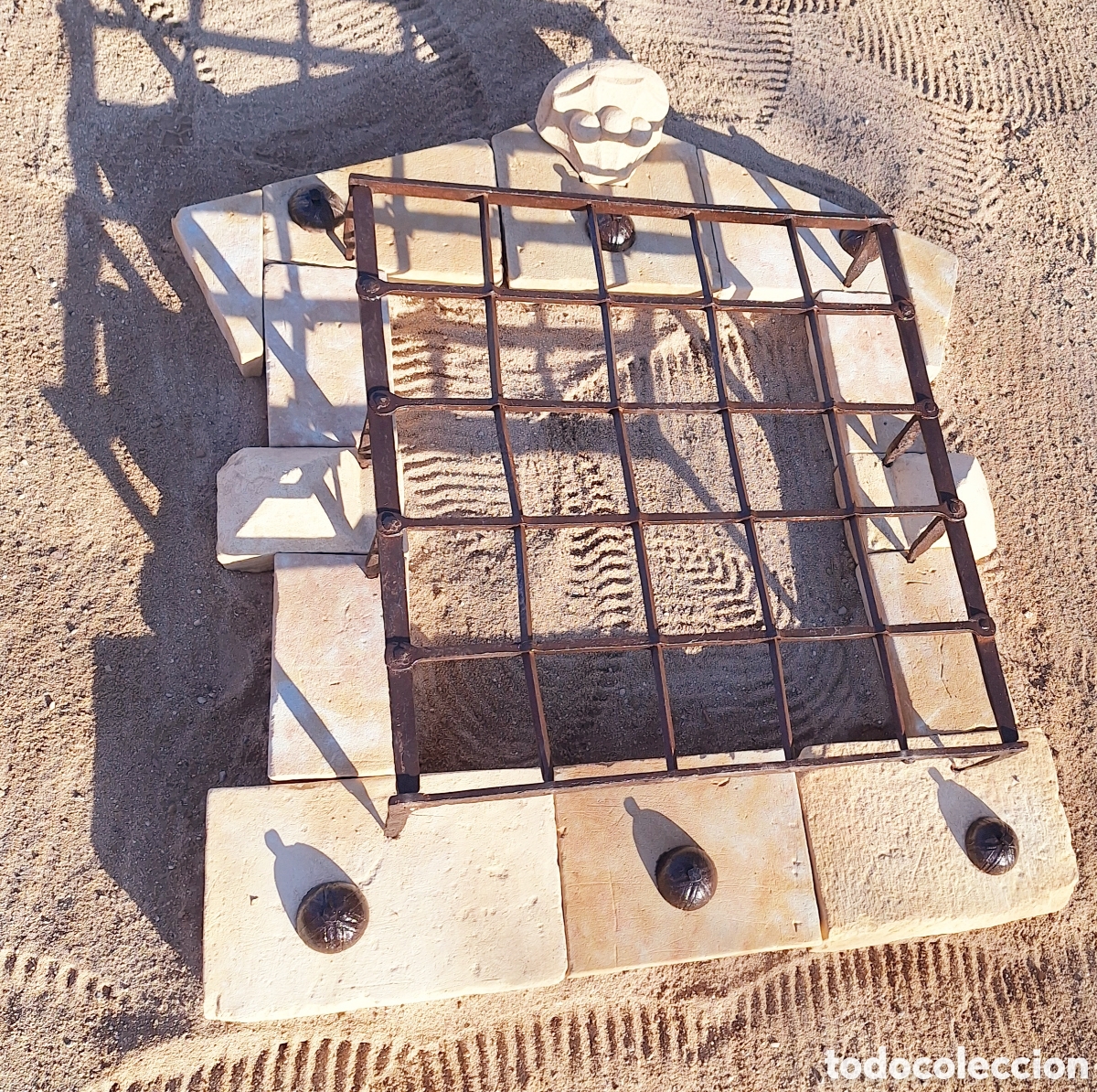 Antig&uuml;edades: Ventana de piedra y forja - Foto 1