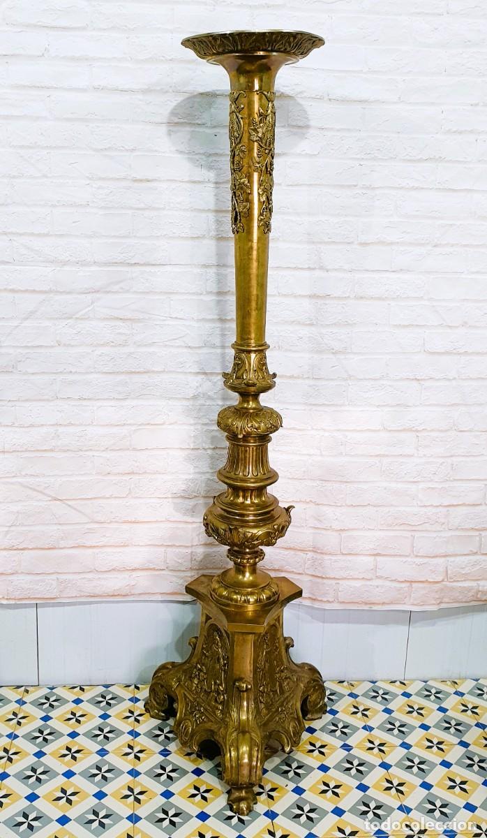 Antig&uuml;edades: Gran hachero candelabro de altar en bronce 180 cm - Foto 3