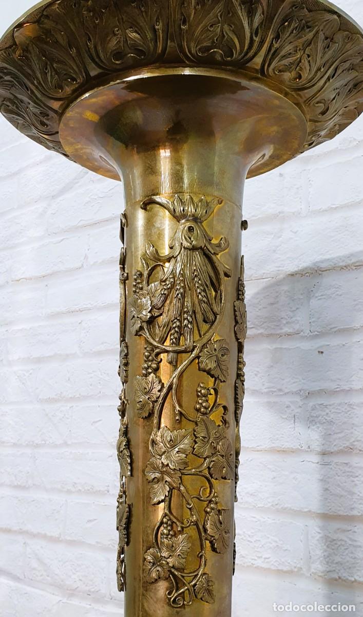 Antig&uuml;edades: Gran hachero candelabro de altar en bronce 180 cm - Foto 5