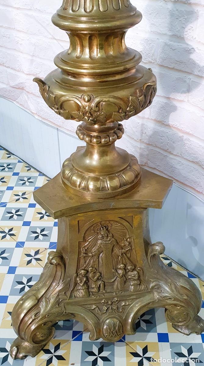Antig&uuml;edades: Gran hachero candelabro de altar en bronce 180 cm - Foto 7