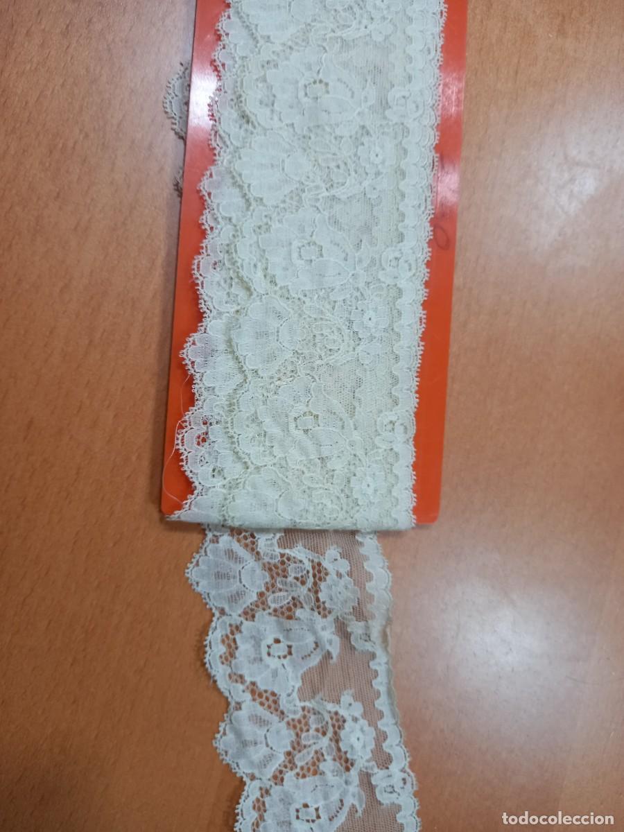 Antig&uuml;edades: Puntilla de blonda de nylon cruda - Foto 2