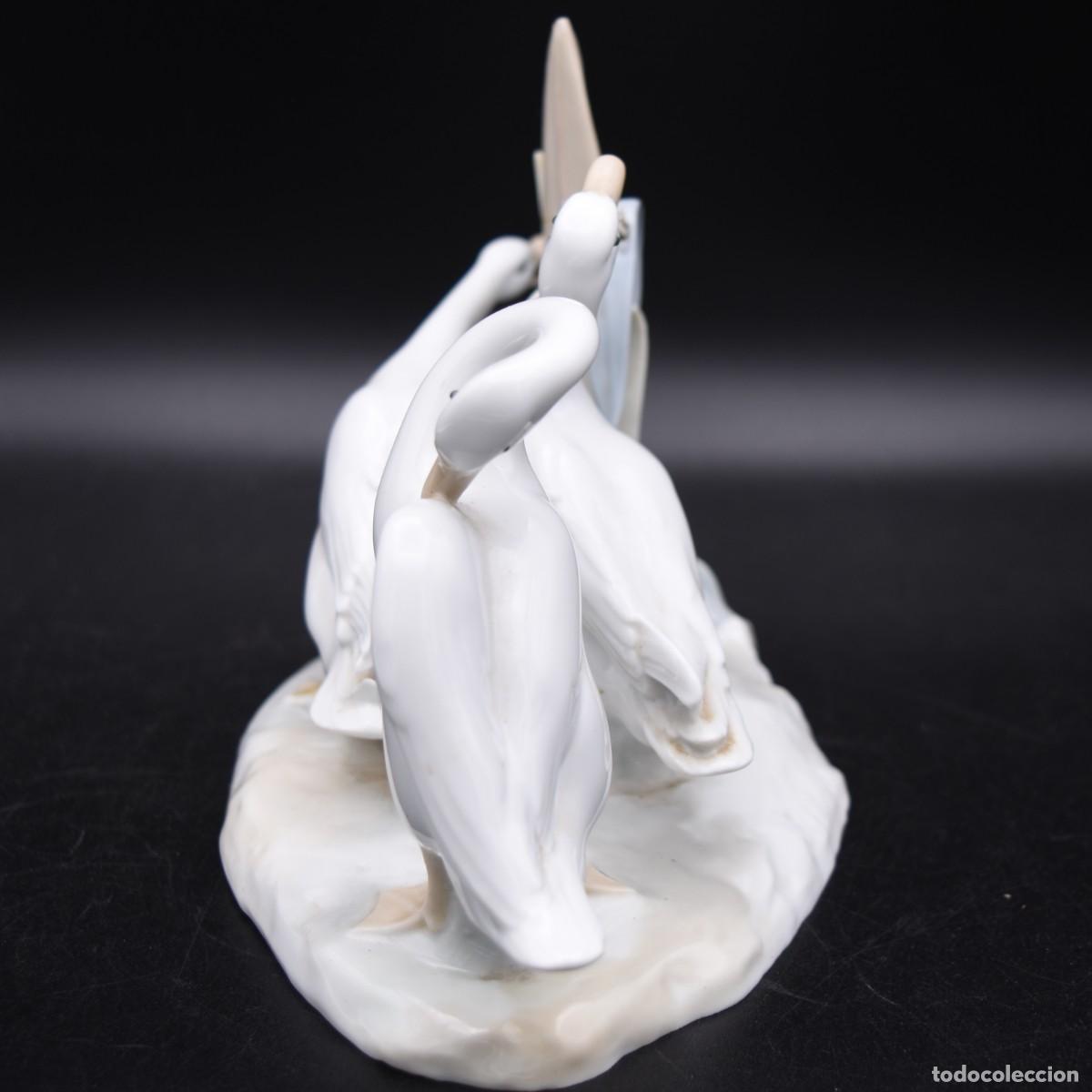 Antig&uuml;edades: Lladr&oacute; - Cisnes - Porcelana - Foto 4