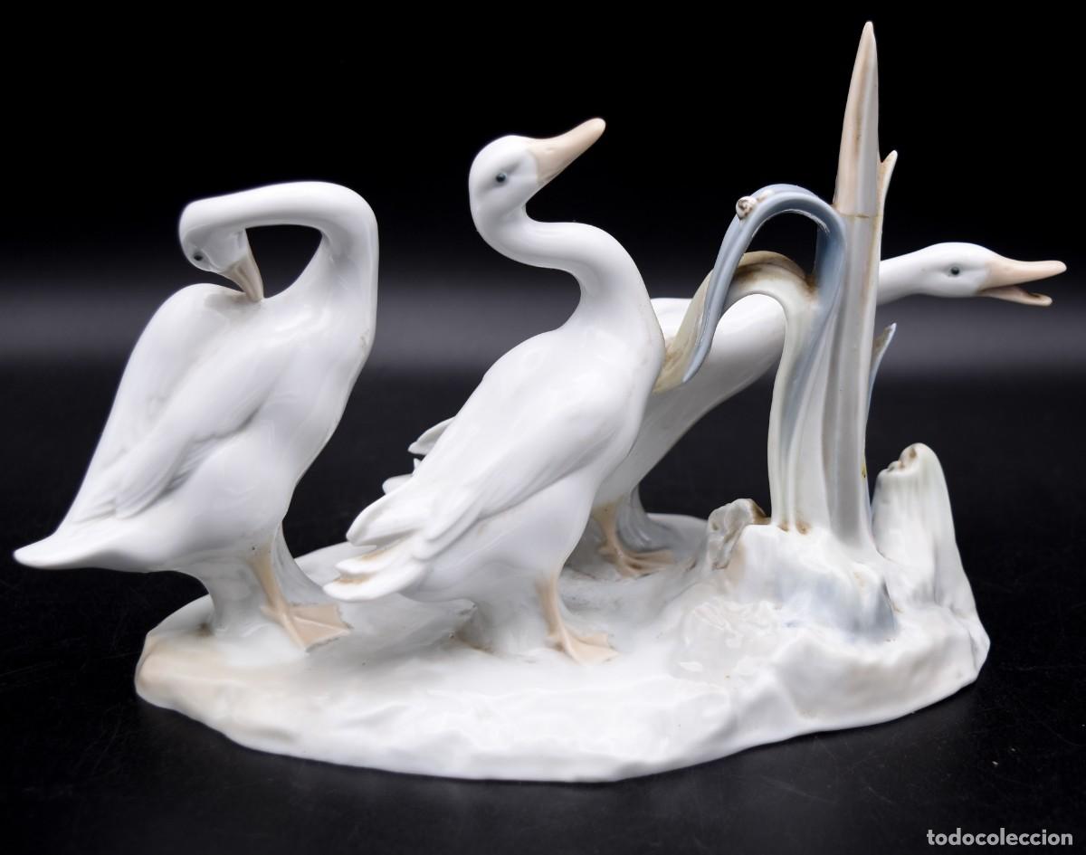 Antig&uuml;edades: Lladr&oacute; - Cisnes - Porcelana - Foto 7