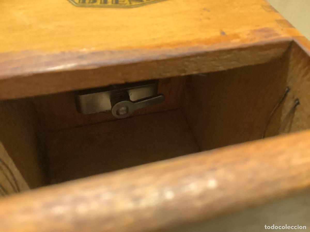 Antig&uuml;edades: Molino de caf&eacute; DIENES &ldquo; Pe De &ldquo; - Foto 6