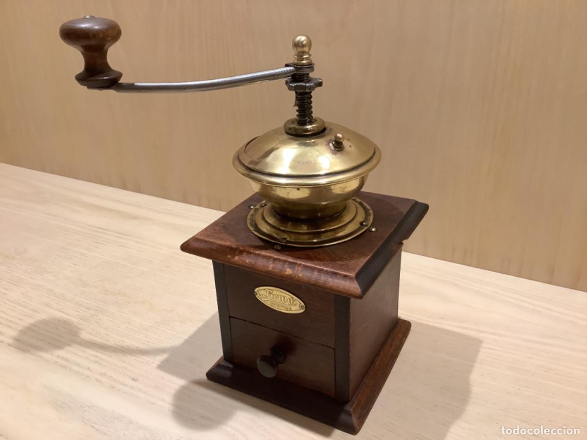 Oggetti Antichi: Molino antiguo de caf&eacute; REWO