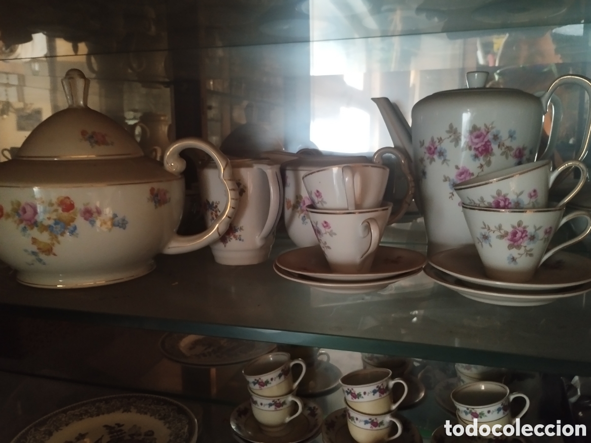 Antig&uuml;edades: Lote vajilla de caf&eacute; y copas de cristal - Foto 2