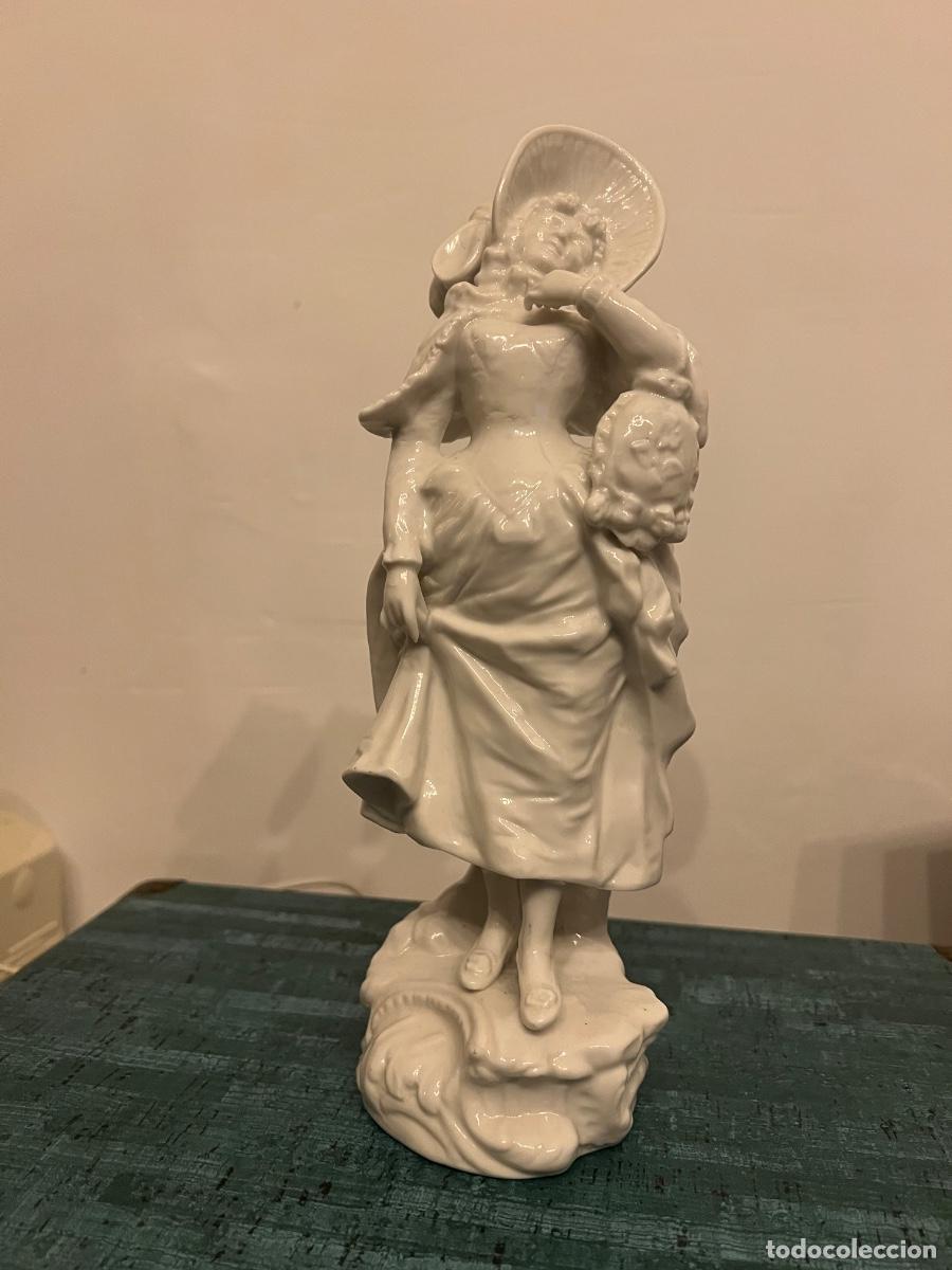 Antig&uuml;edades: Figurilla de porcelana - Foto 1
