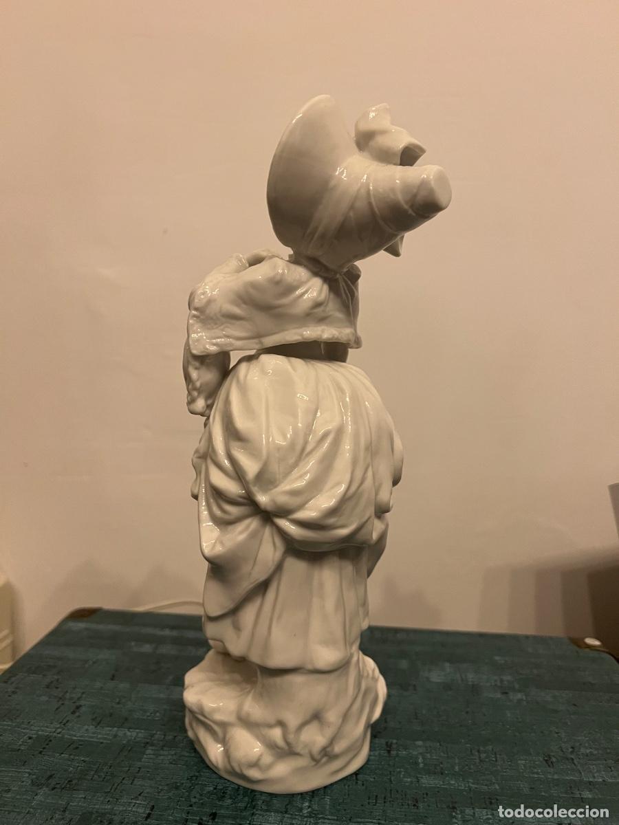 Antig&uuml;edades: Figurilla de porcelana - Foto 2