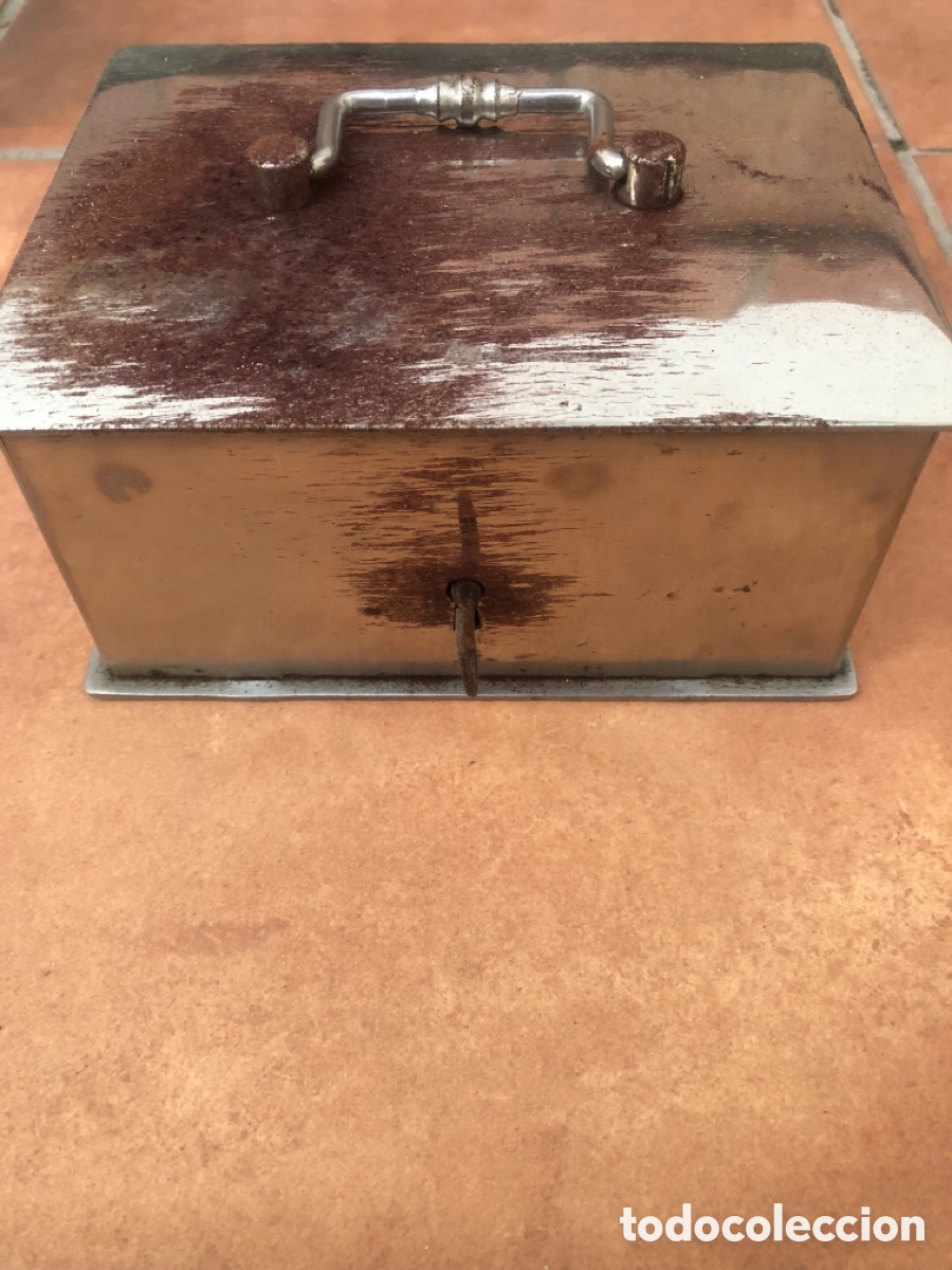 Antig&uuml;edades: Antigua caja de caudales - Foto 4
