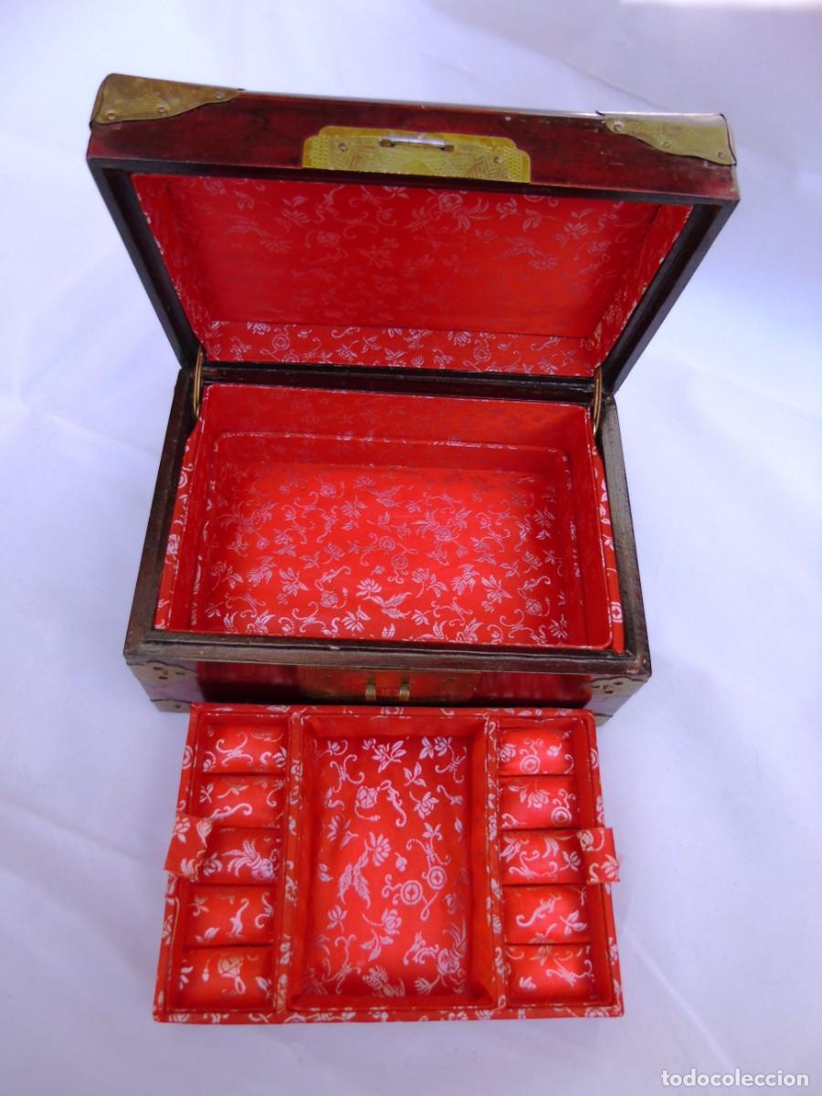 Antig&uuml;edades: Joyero de madera con detalles en jade - Foto 9