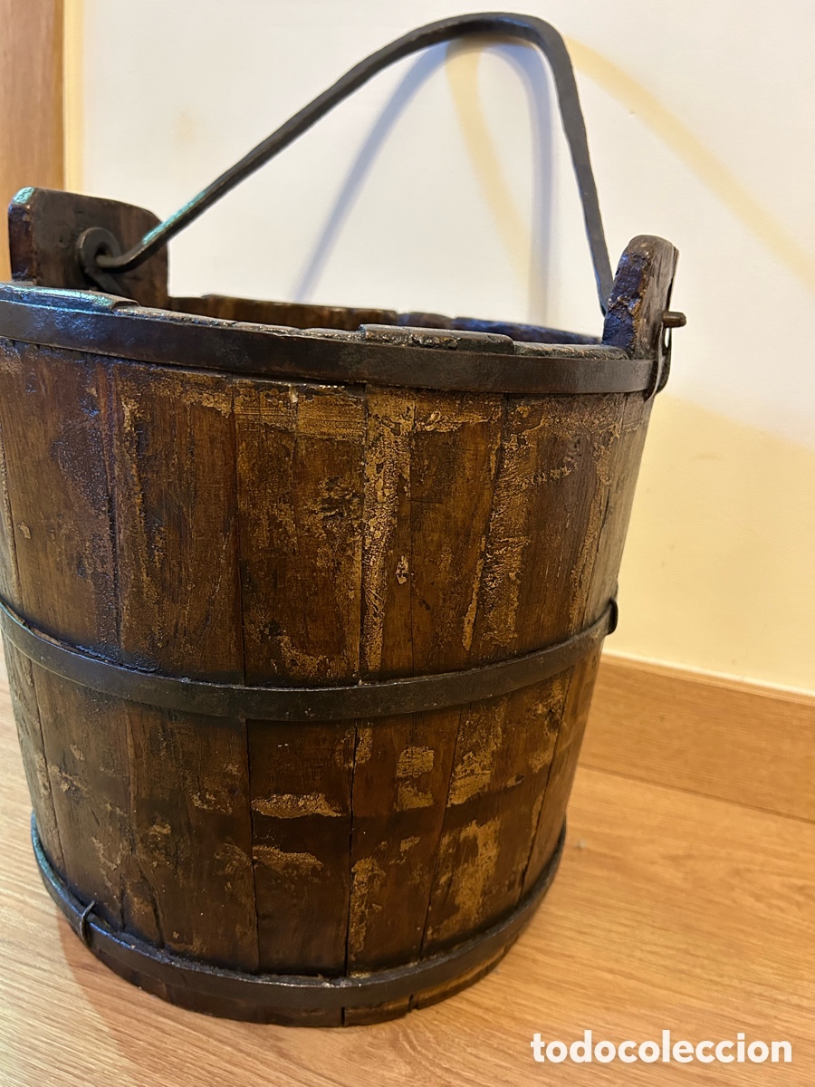 Antig&uuml;edades: Cubo antiguo madera y hierro - Foto 2