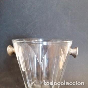 Antig&uuml;edades: Antigua cubitera en cristal y plata - Foto 1