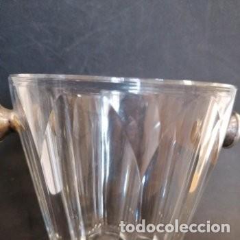 Antig&uuml;edades: Antigua cubitera en cristal y plata - Foto 3