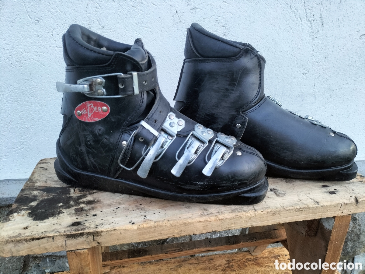 Antig&uuml;edades: Botas de esqu&iacute; antiguas , tal y como se ven en las fotos, art&iacute;culo principalmente como pieza decorat
