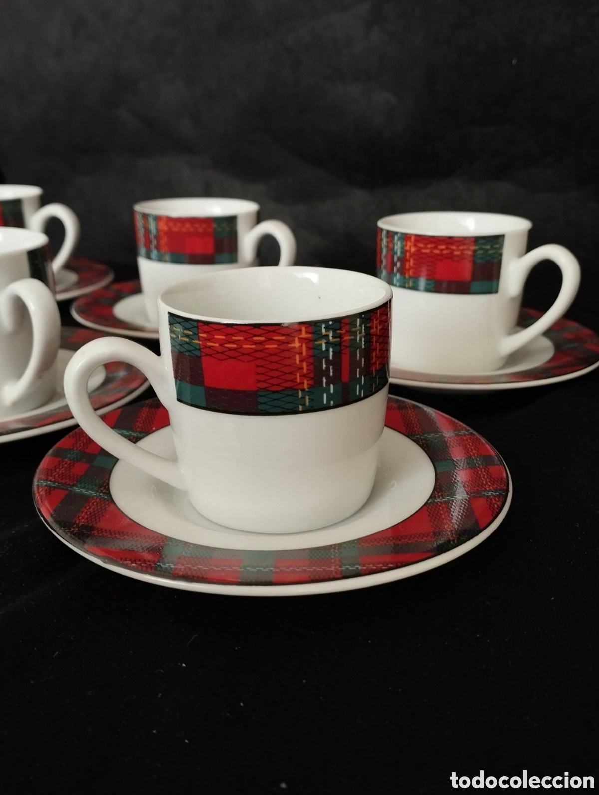 Antig&uuml;edades: JUEGO DE TAZAS CAFE, PORCELANA FINA INDONESIA. MOTIVOS CUADROS. SEIS TAZAS Y PLATOS VINTAGE