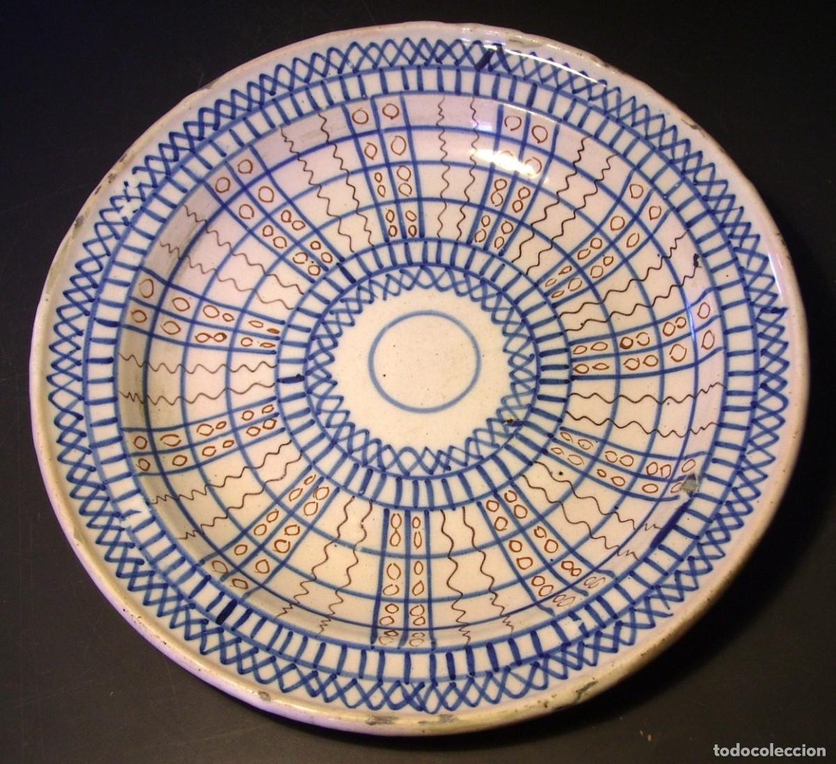 Antig&uuml;edades: PLATO CER&Aacute;MICA DE MANISES XIX - Foto 1