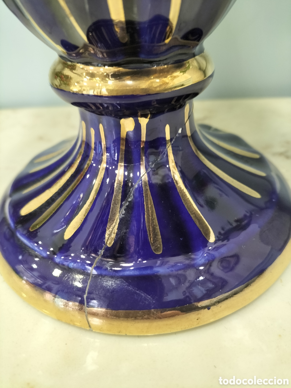 Antig&uuml;edades: Antiguo jarr&oacute;n azul y dorado 31cm - Foto 3