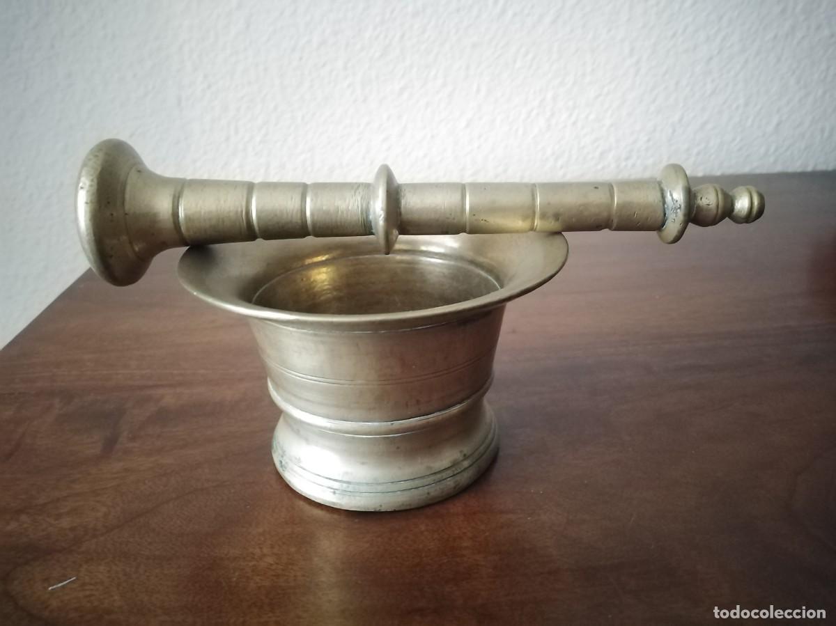Antig&uuml;edades: Antiguo Almirez mortero con gran maza. - Foto 1
