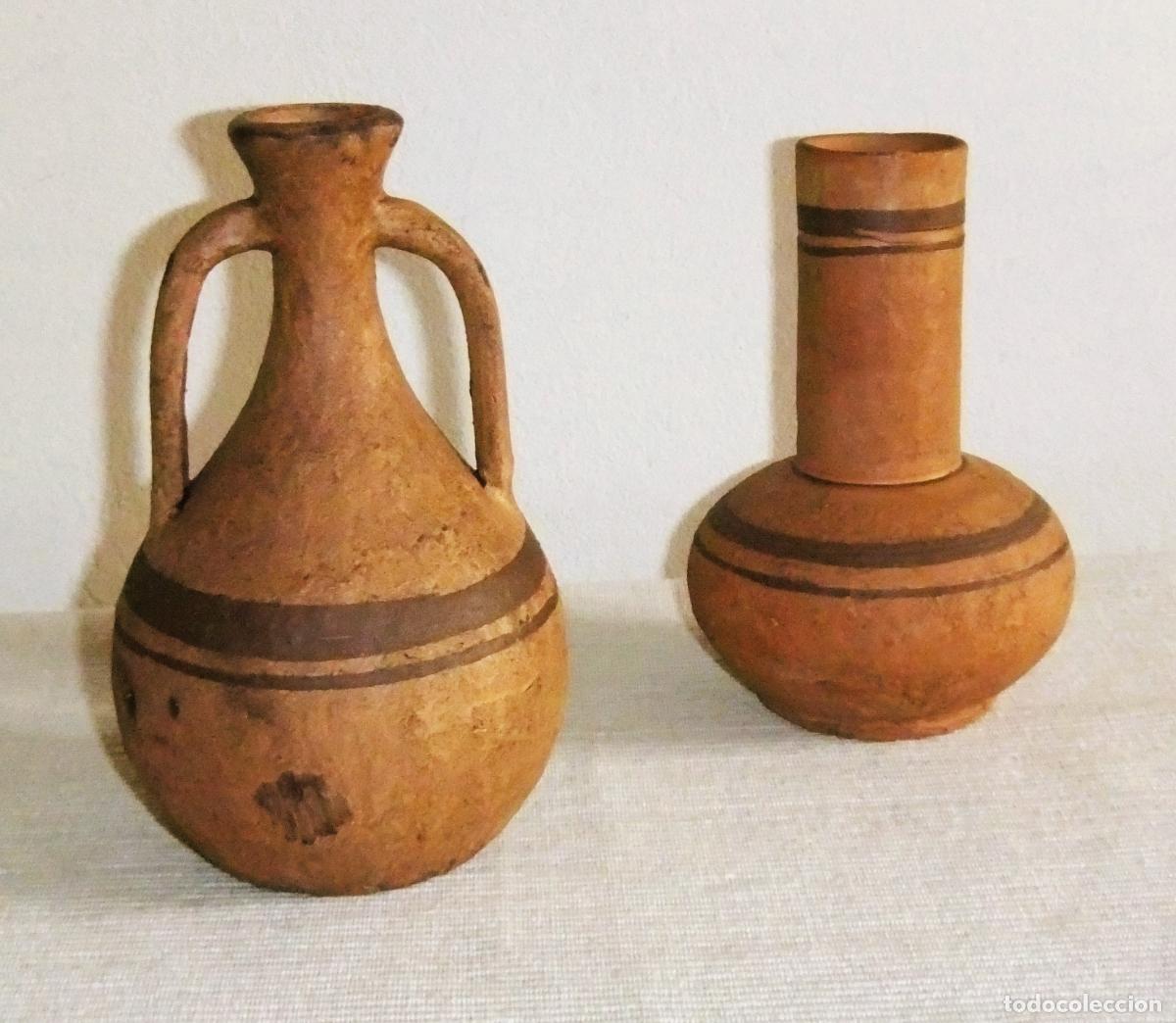 Antig&uuml;edades: 2 ANTIGUOS JARRONES DE TERRACOTA A IDENTIFICAR - Foto 1