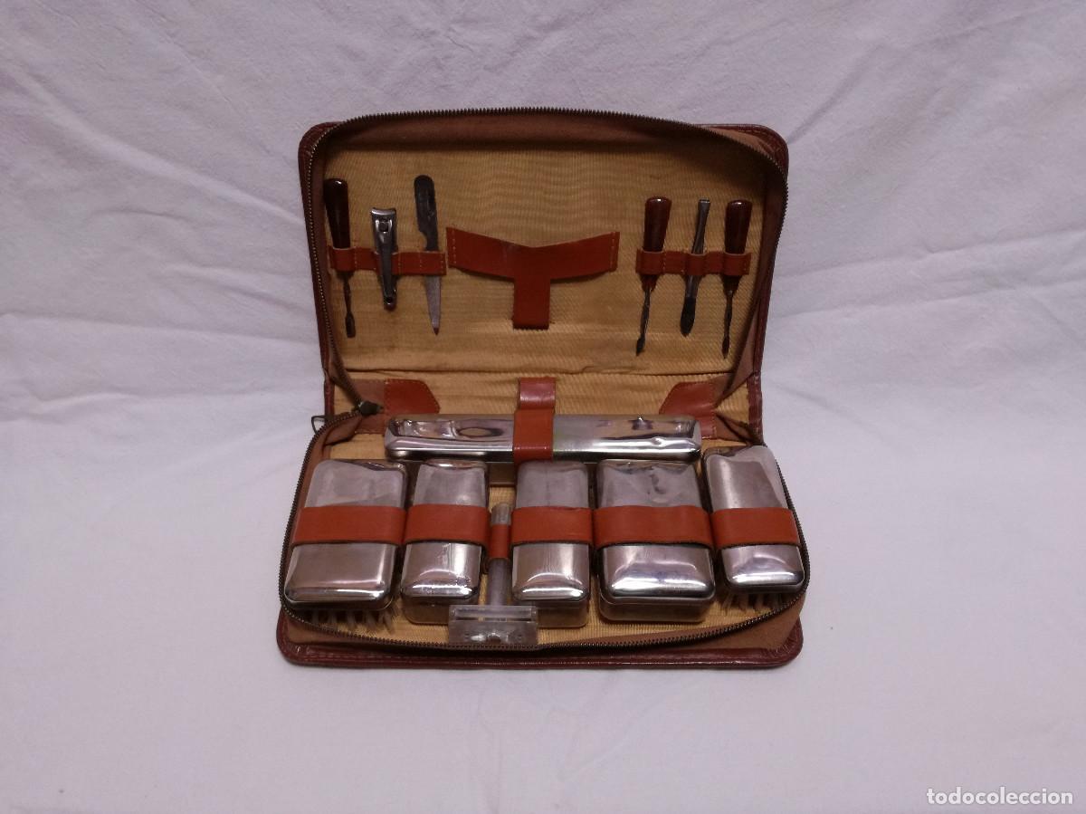 Antig&uuml;edades: ANTIGUO NECESER SET DE VIAJE PARA AFEITADO Y MANICURA