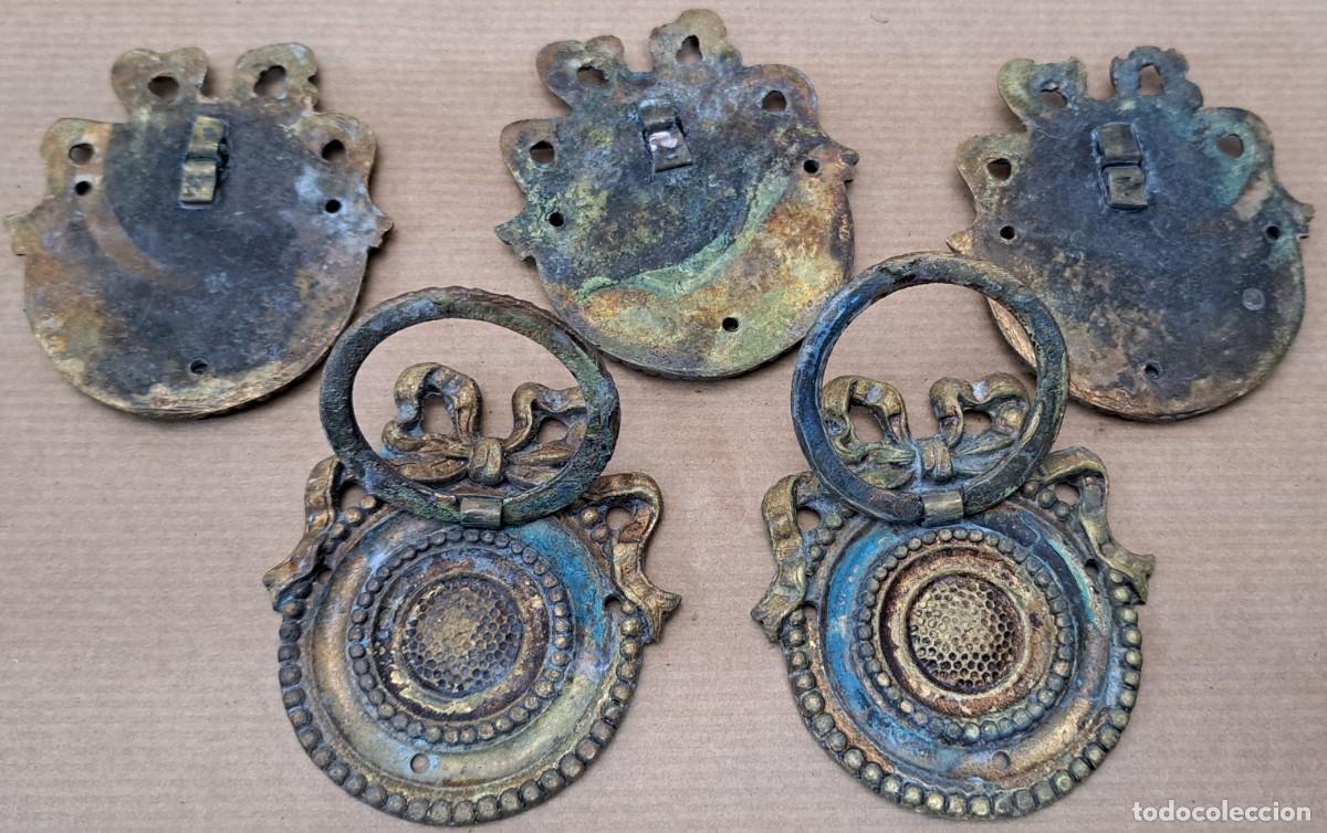 Antig&uuml;edades: LOTE DE 5 TIRADORES DE BRONCE - Foto 5