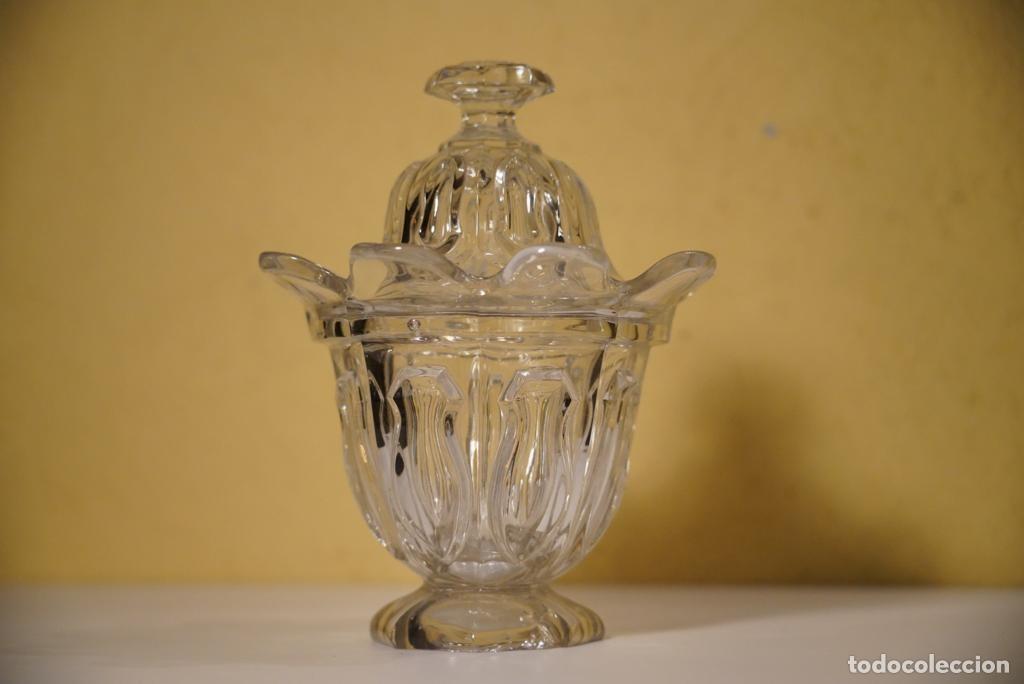 Antig&uuml;edades: BOMBONERA DE CRISTAL TALLADO - Foto 4