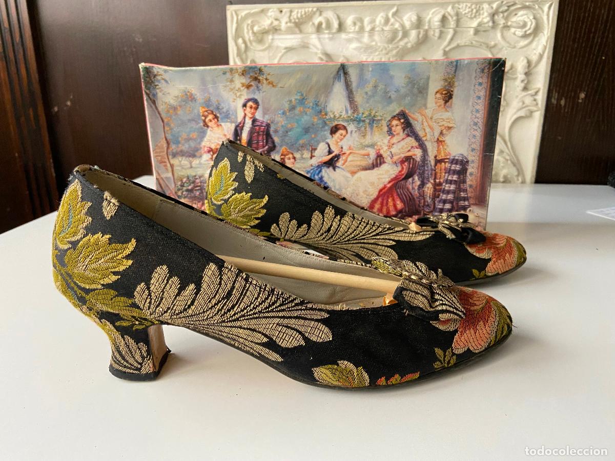 Antig&uuml;edades: 246.- Zapatos de fallera Descans - Foto 2