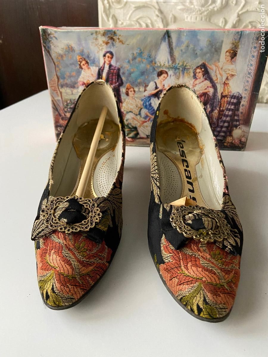 Antig&uuml;edades: 246.- Zapatos de fallera Descans - Foto 1