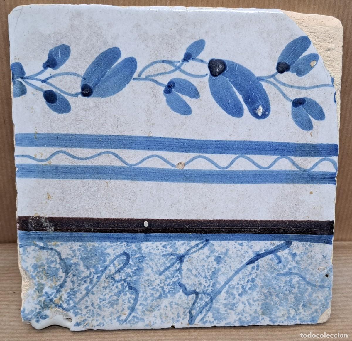 Antig&uuml;edades: Azulejo catal&aacute;n del siglo XIX - Foto 1
