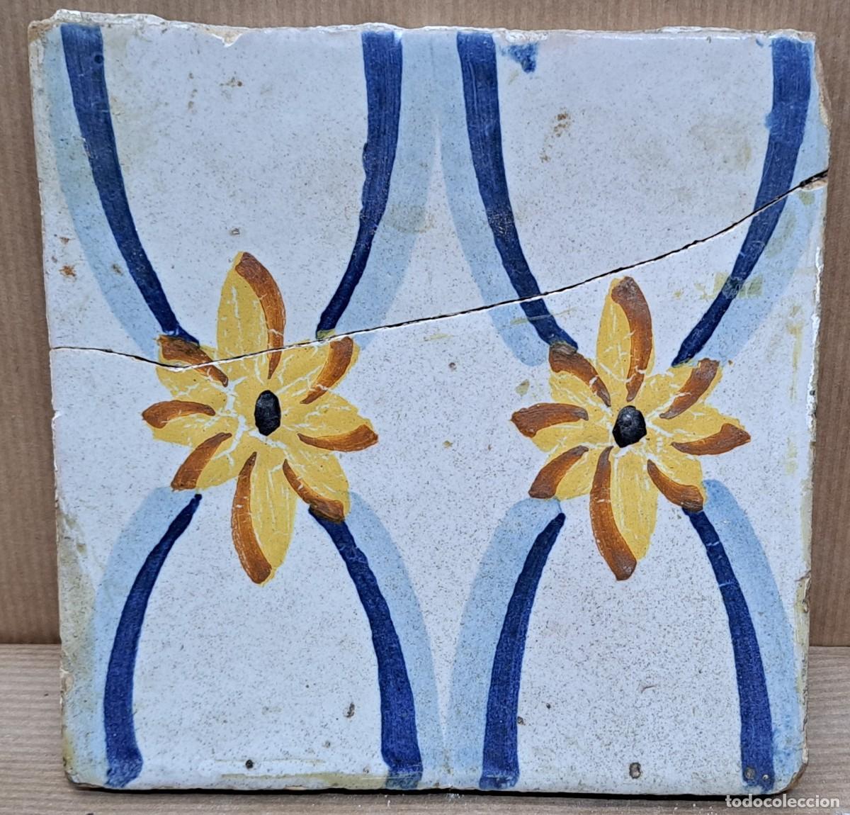 Antig&uuml;edades: Azulejo catal&aacute;n del siglo XIX - Foto 1