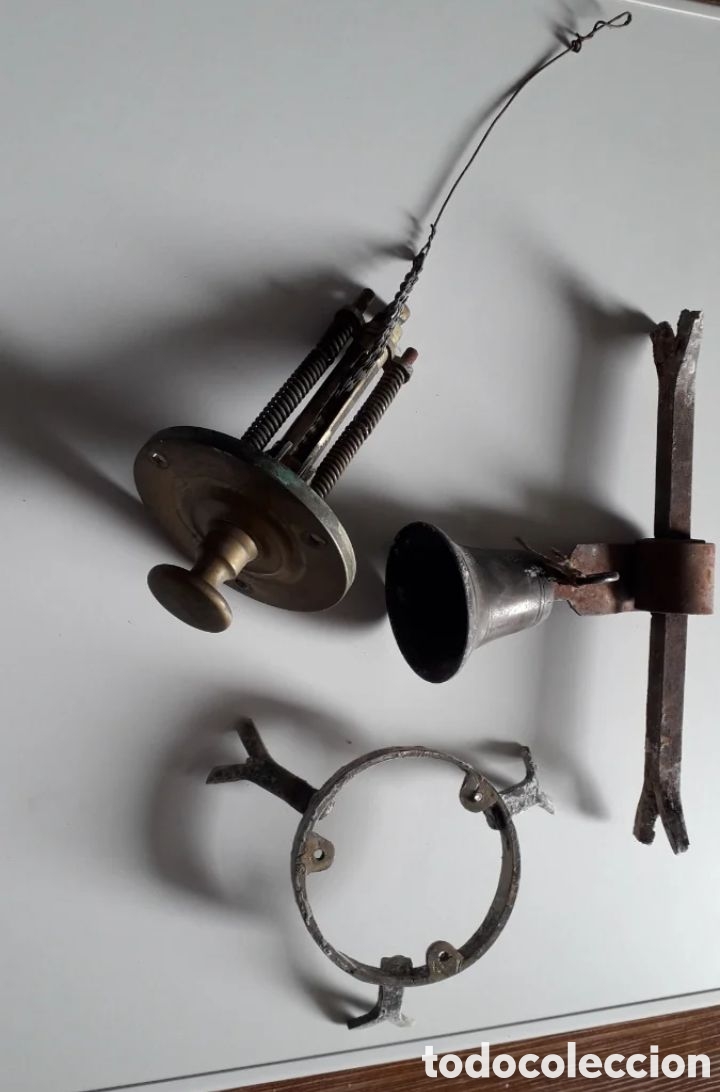 Antig&uuml;edades: Llamador antiguo de bronce - Foto 1