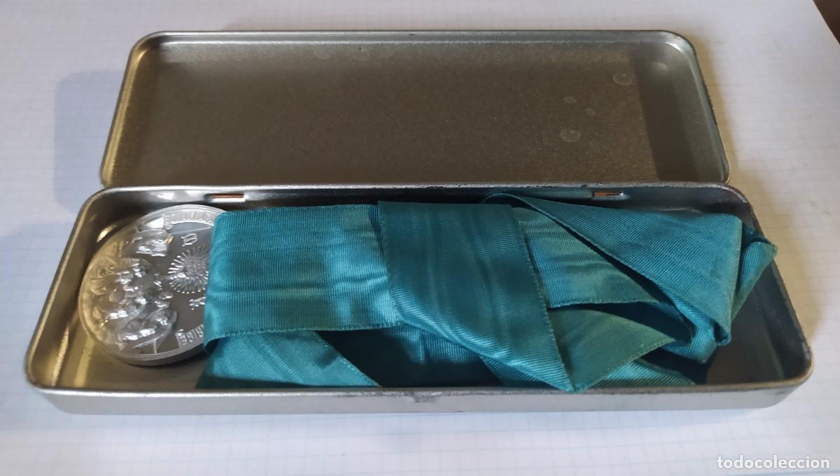 Antig&uuml;edades: Medall&oacute;n religioso de cuello - Foto 3