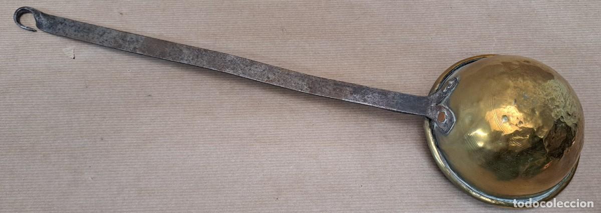 Antig&uuml;edades: CUCHARON DE LAT&Oacute;N Y HIERRO SIGLO XIX - Foto 4