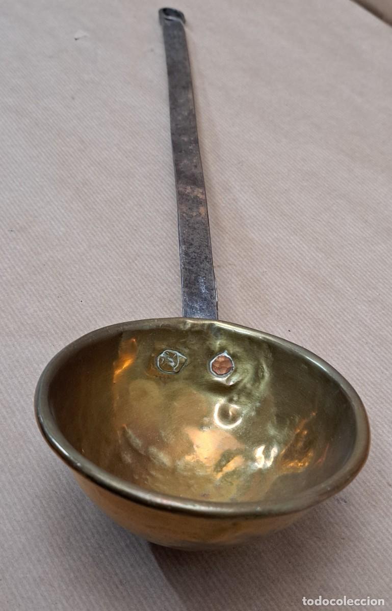 Antig&uuml;edades: CUCHARON DE LAT&Oacute;N Y HIERRO SIGLO XIX - Foto 6
