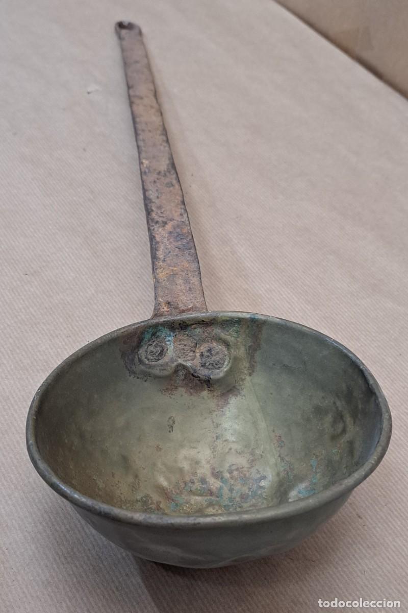 Antig&uuml;edades: CUCHARON DE LAT&Oacute;N Y HIERRO SIGLO XIX - Foto 5