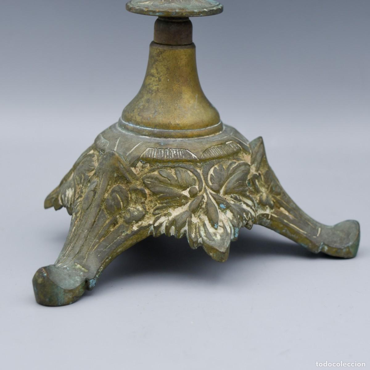 Antig&uuml;edades: Candelabro de bronce - Foto 8