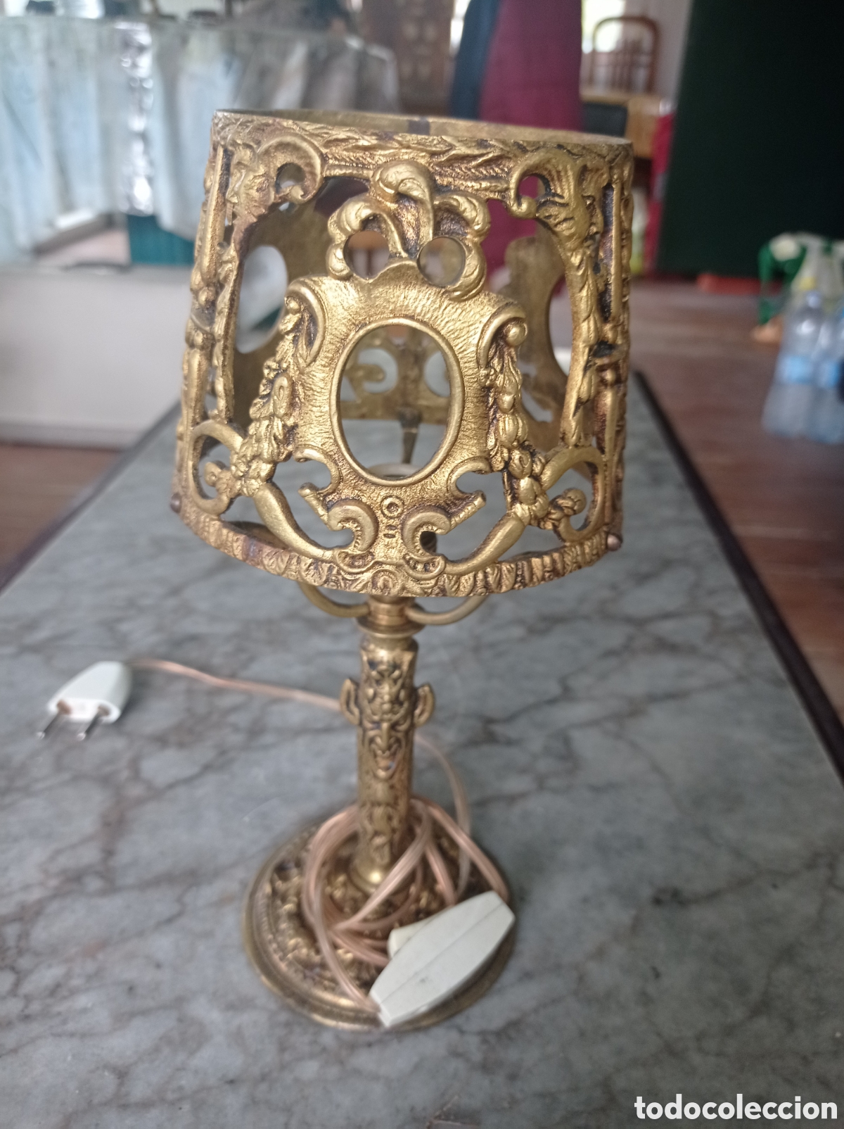 Antig&uuml;edades: Lamparita de bronce antigua - Foto 1